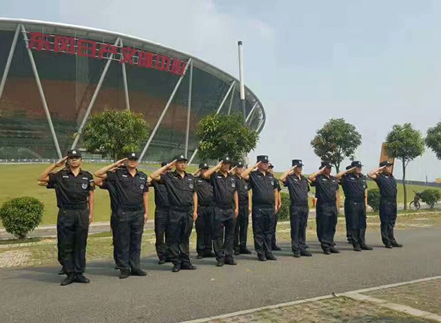 详细介绍保安服务的标准及着装标准